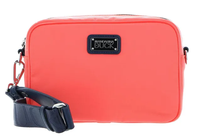 mandarina-duck-mellow-urban-p10mwt04-cartella-donna-sportiva-in-nylon-riciclato- image 1