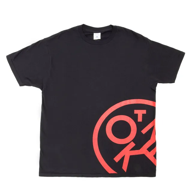 manhattan-portage-token-t-shirt-w-large-logo-t-shirt-grafica-in-bianco-e-nero-co image 1