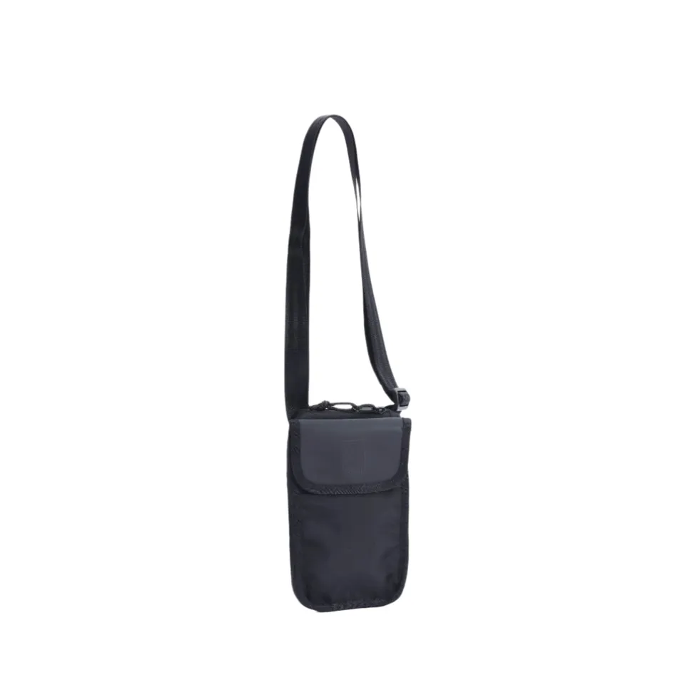 chrome-industries-travel-tech-pouch-pochette-portaoggetti-compatta-per-cavi-docu image 1