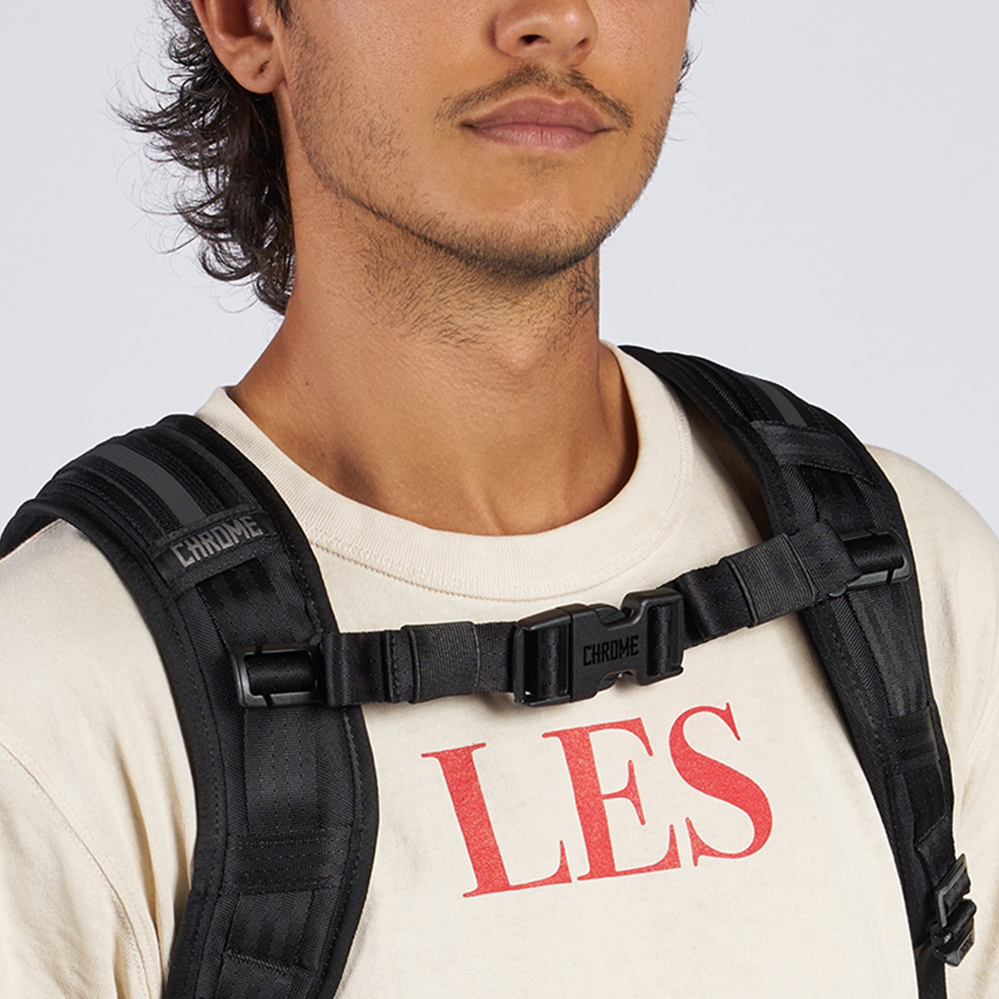 chrome-industries-sternum-strap-cinghia-toracica-regolabile-universale-per-zaini image 3