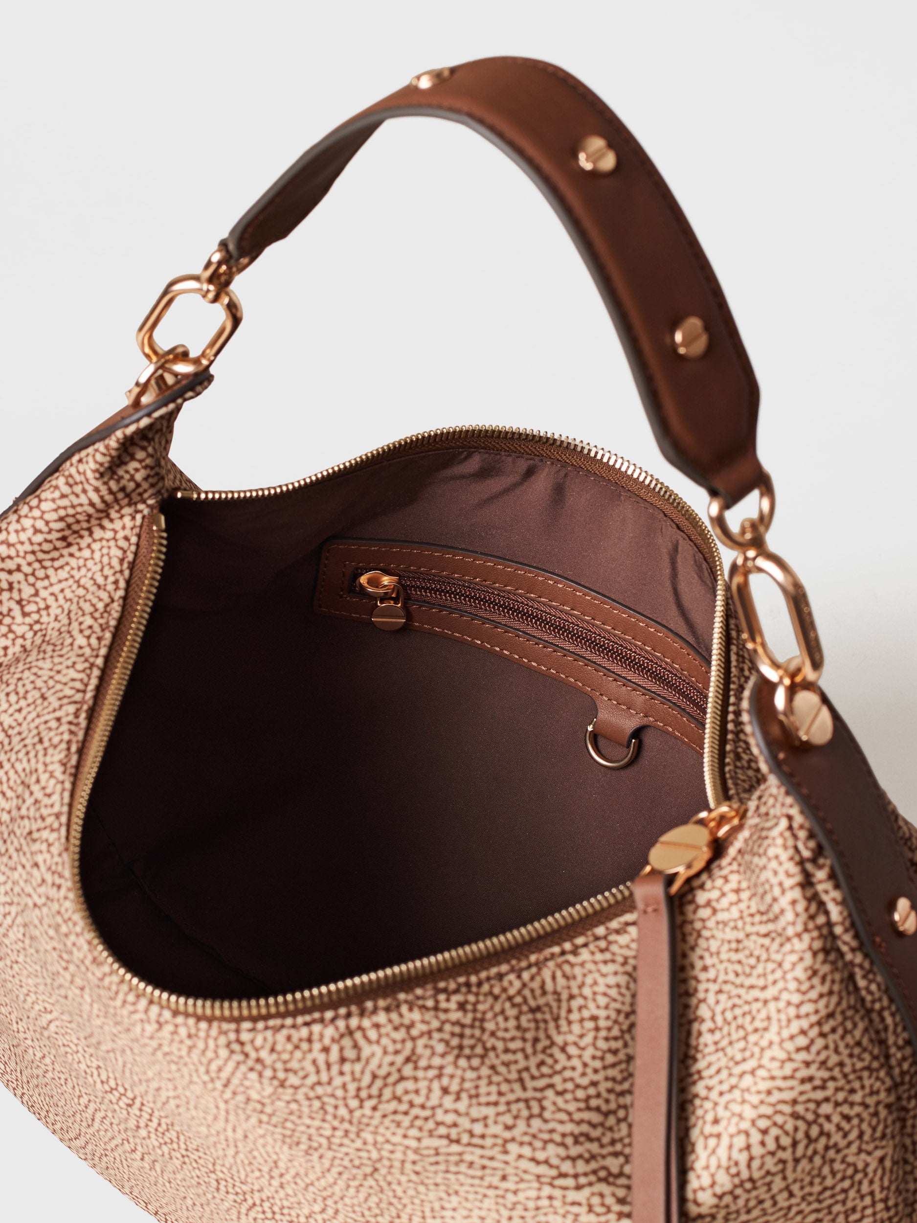 borbonese-frame-borsa-hobo-medium-in-tessuto-riciclato-stampa-op-con-manico-in-v image 6