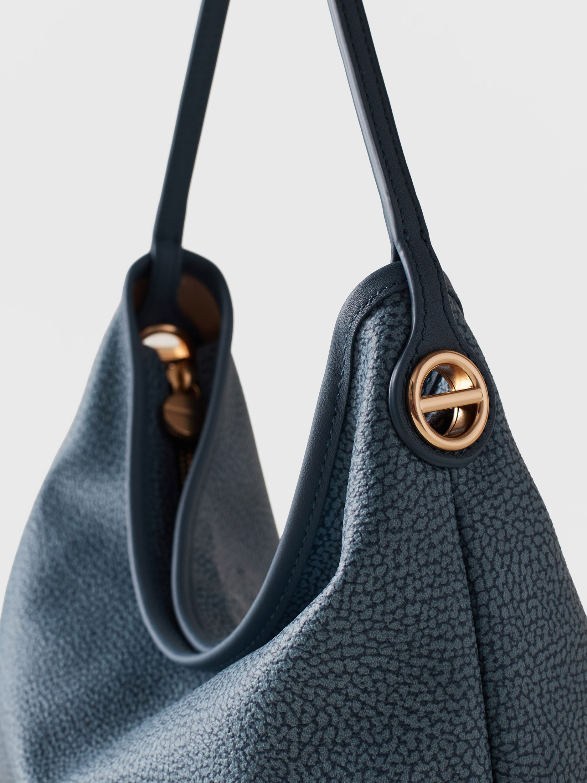 borbonese-flight-borsa-hobo-small-in-tela-stampa-op-con-dettagli-in-vitello-e-tr image 7