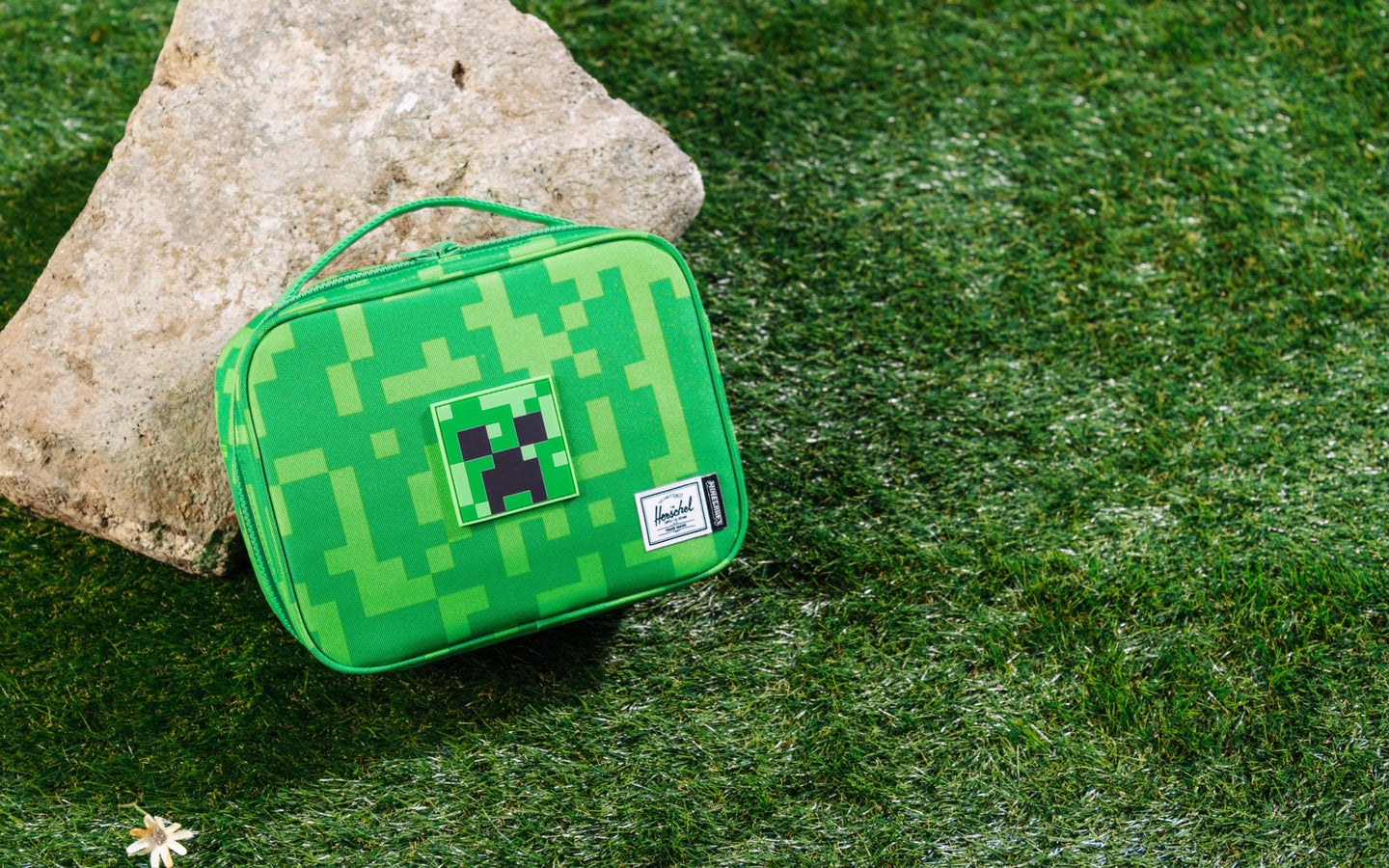 herschel-x-minecraft-pop-quiz-lunch-box-little-herschel-portapranzo-isotermico-c image 2